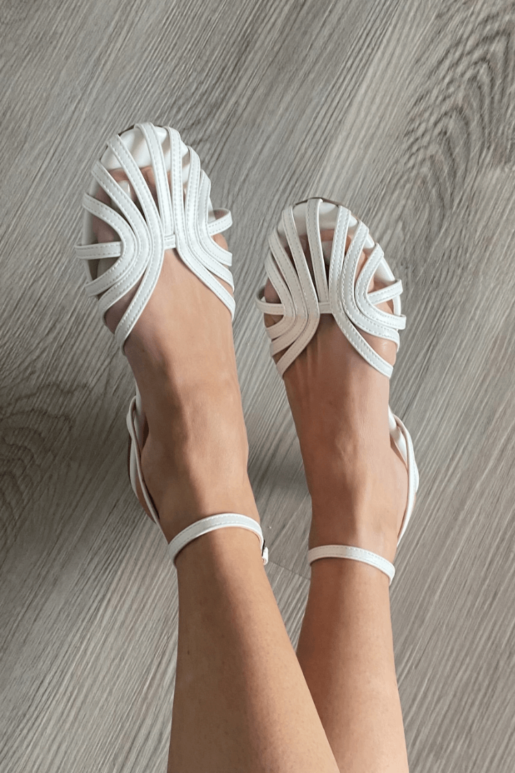 WOVEN FLAT SANDAL
