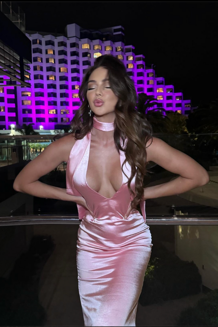 Faelira ™ | Satin maxi dress with pussy bow collar