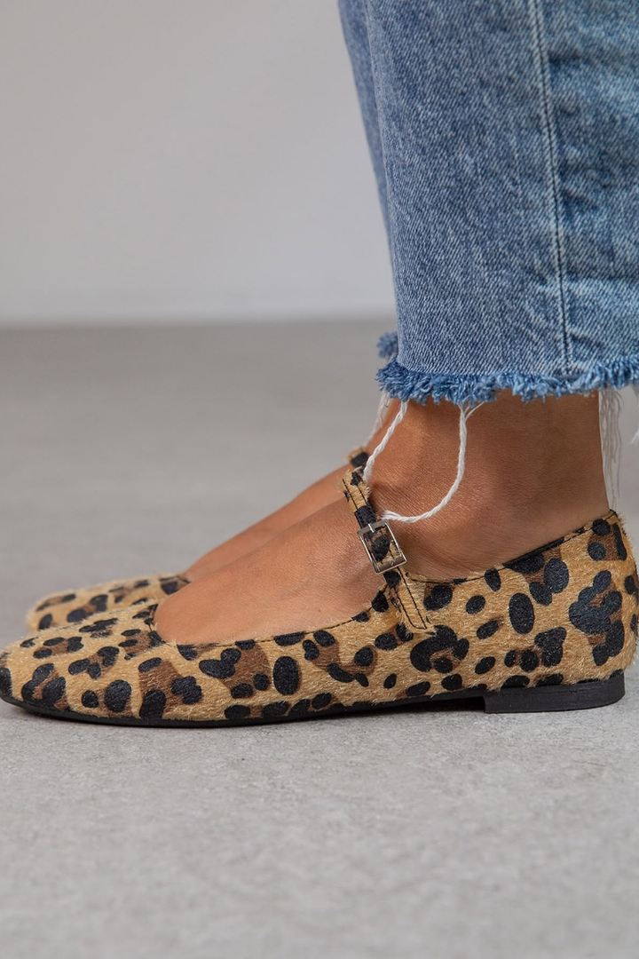 ANIMAL PRINT BALLET FLATS WITH STRAP