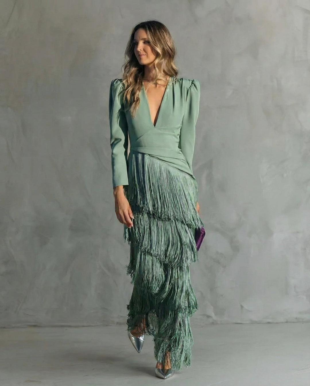 Clara  | Elegante vestido midi con mangas de flecos