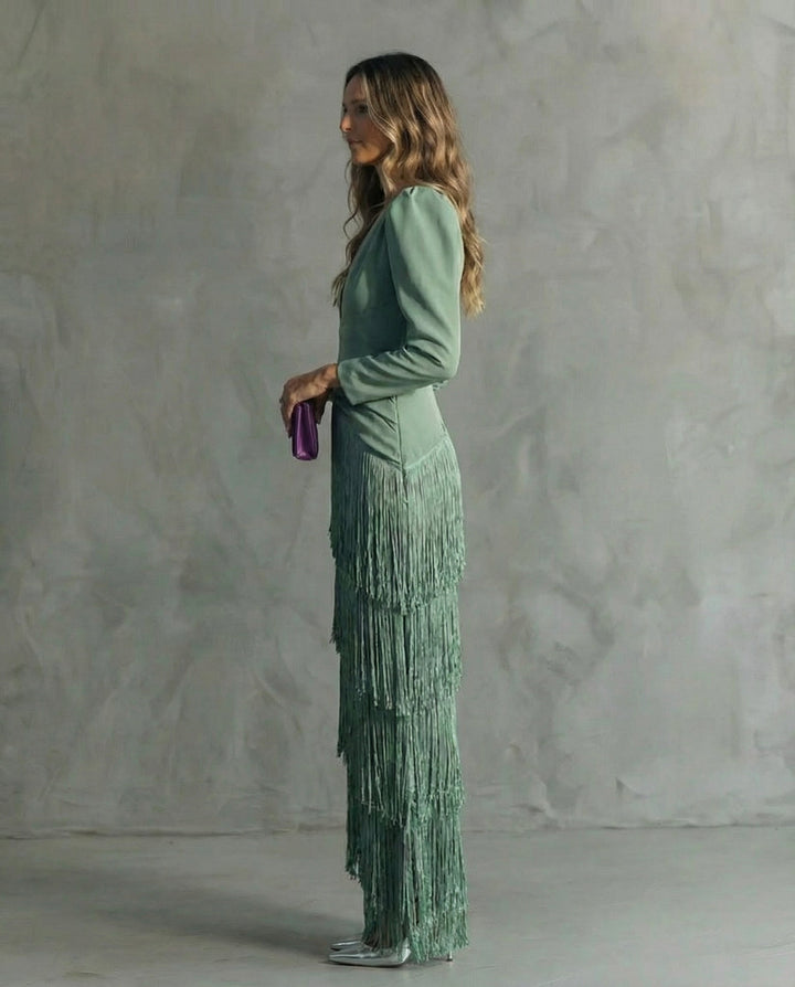 Clara  | Elegante vestido midi con mangas de flecos