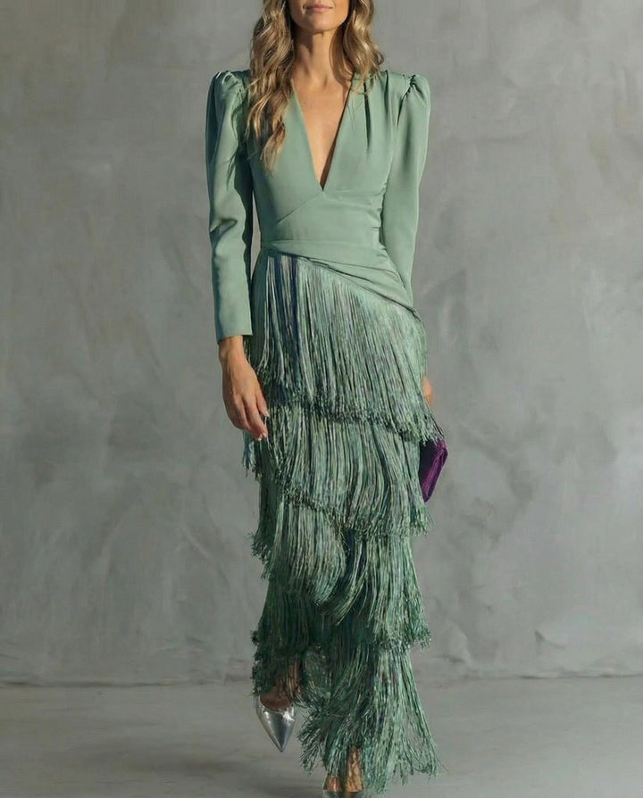 Clara  | Elegante vestido midi con mangas de flecos